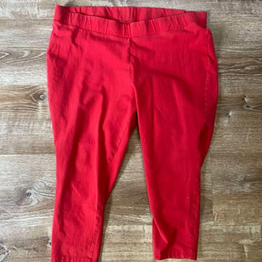 Torrid size 4 GUC Red cropped legging